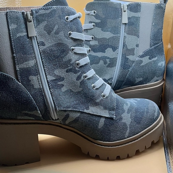 Torrid Canvas Camo Lug Hiker Boots - Picture 6 of 8